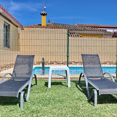 Bungalow Curro Pareja 97 โกนิล เด ลาฟรอนเตรา ภายนอก รูปภาพ