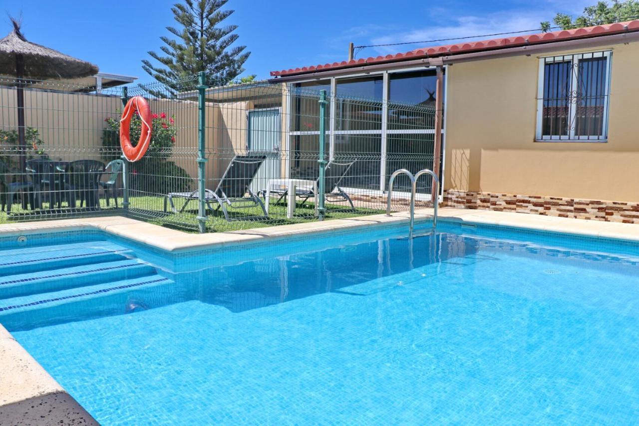 Bungalow Curro Pareja 97 โกนิล เด ลาฟรอนเตรา ภายนอก รูปภาพ