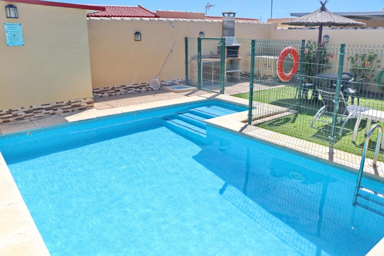 Bungalow Curro Pareja 97 โกนิล เด ลาฟรอนเตรา ภายนอก รูปภาพ