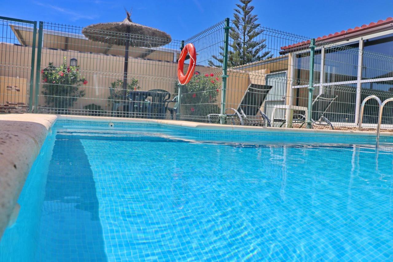 Bungalow Curro Pareja 97 โกนิล เด ลาฟรอนเตรา ภายนอก รูปภาพ