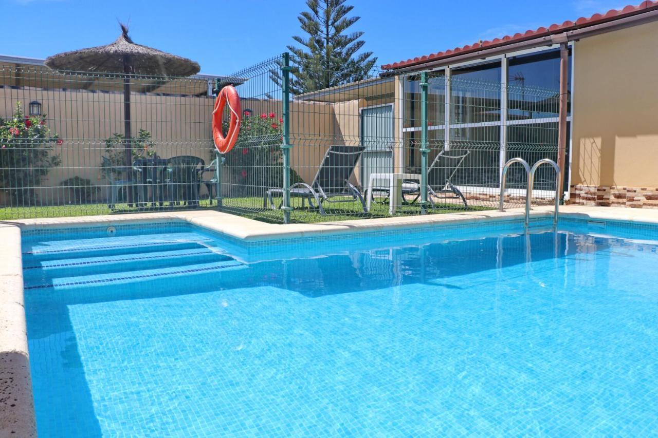Bungalow Curro Pareja 97 โกนิล เด ลาฟรอนเตรา ภายนอก รูปภาพ